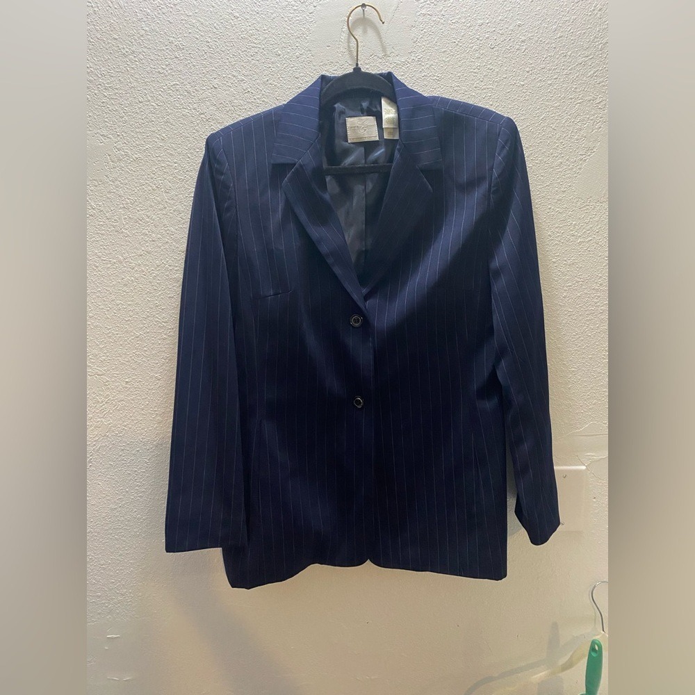 Emma James Liz Claiborne Women's  Dark Blue Pinstripe Blazer Size 8